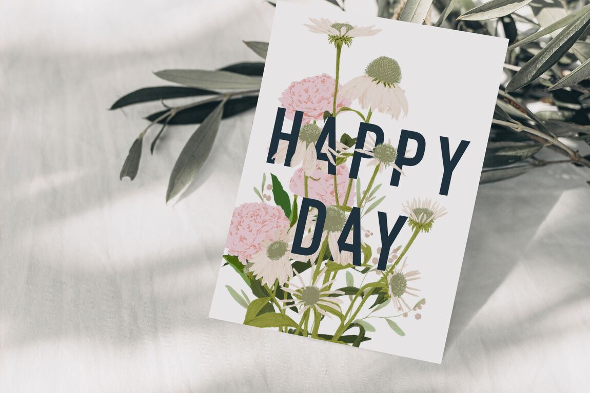 Postkarte Happy Day Lettering mit Blumen